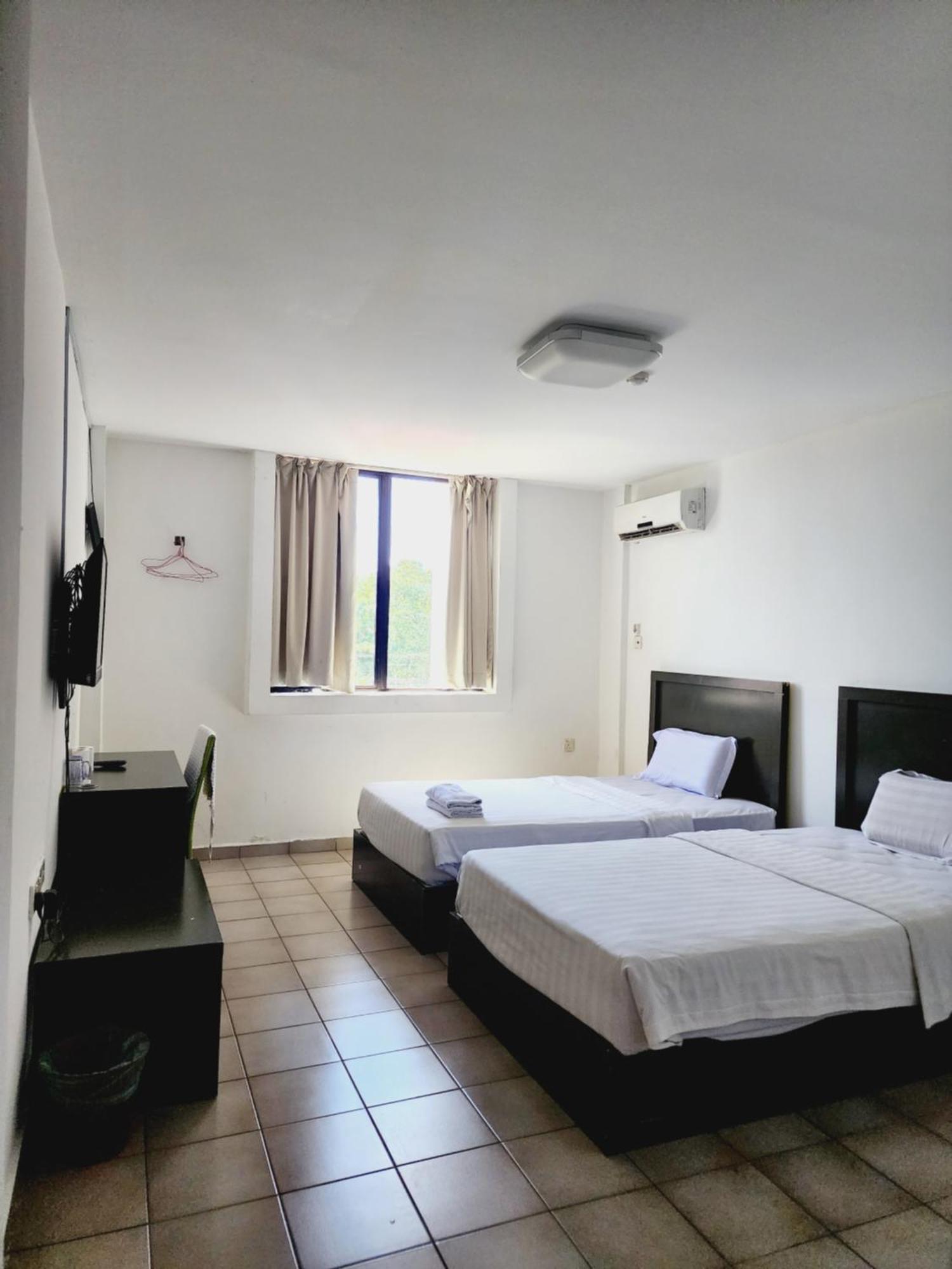 Y Hotel