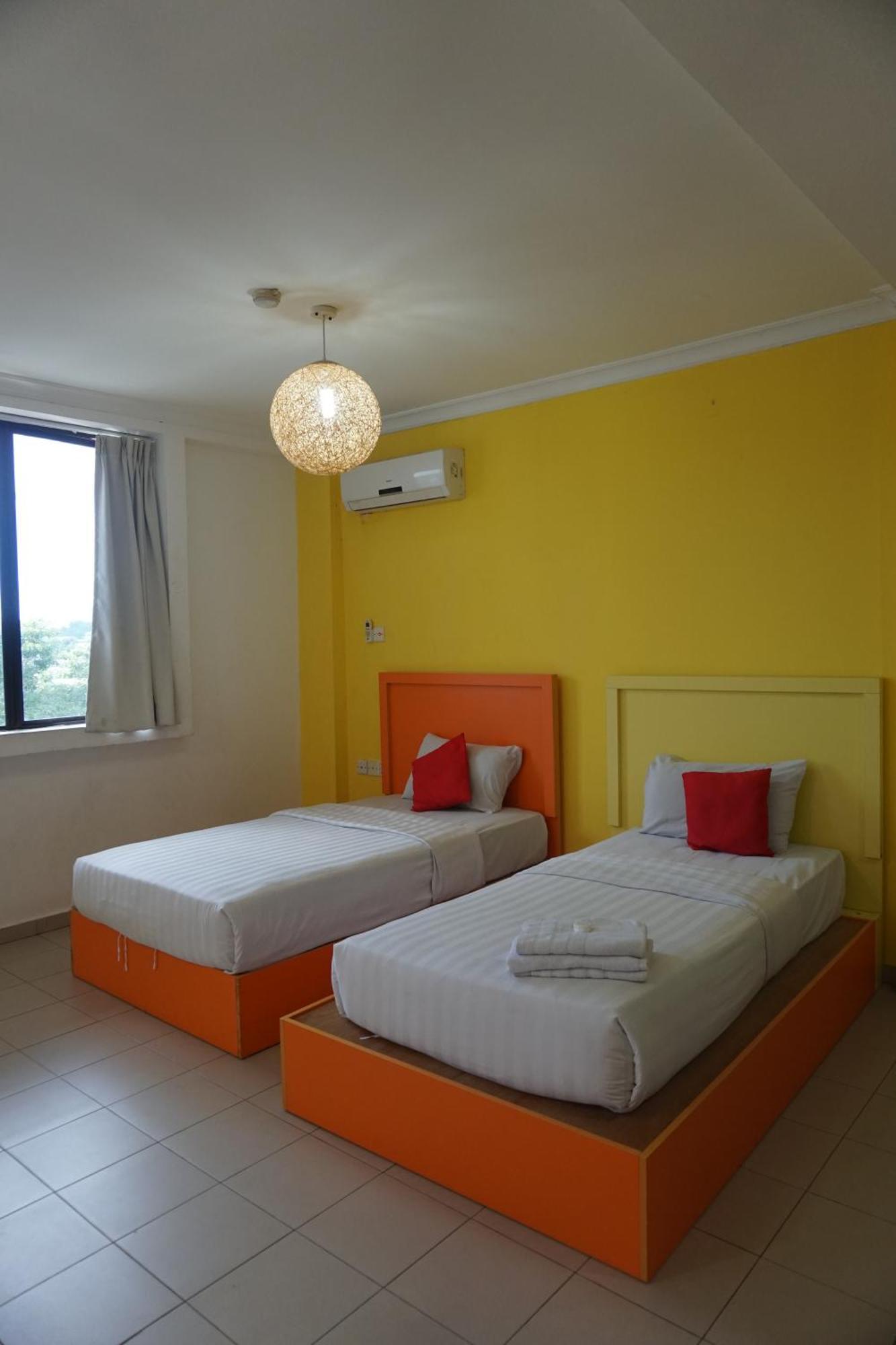 Y Hotel 2*
