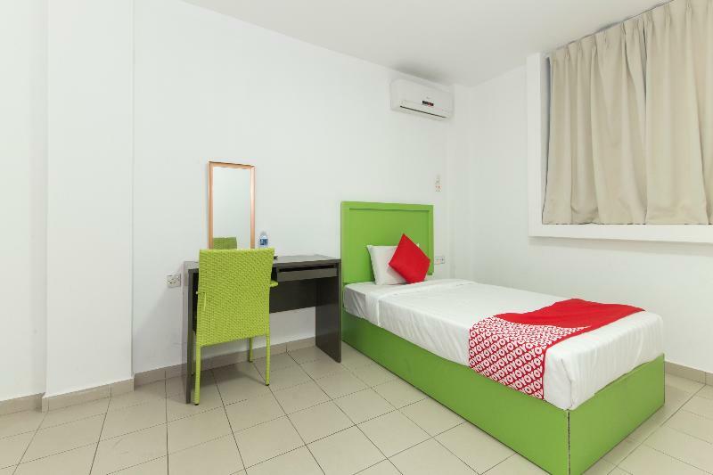 Hotel Y 2*